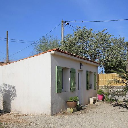 Le Gite Vert Saint-Germain-de-Lusignan Exterior foto